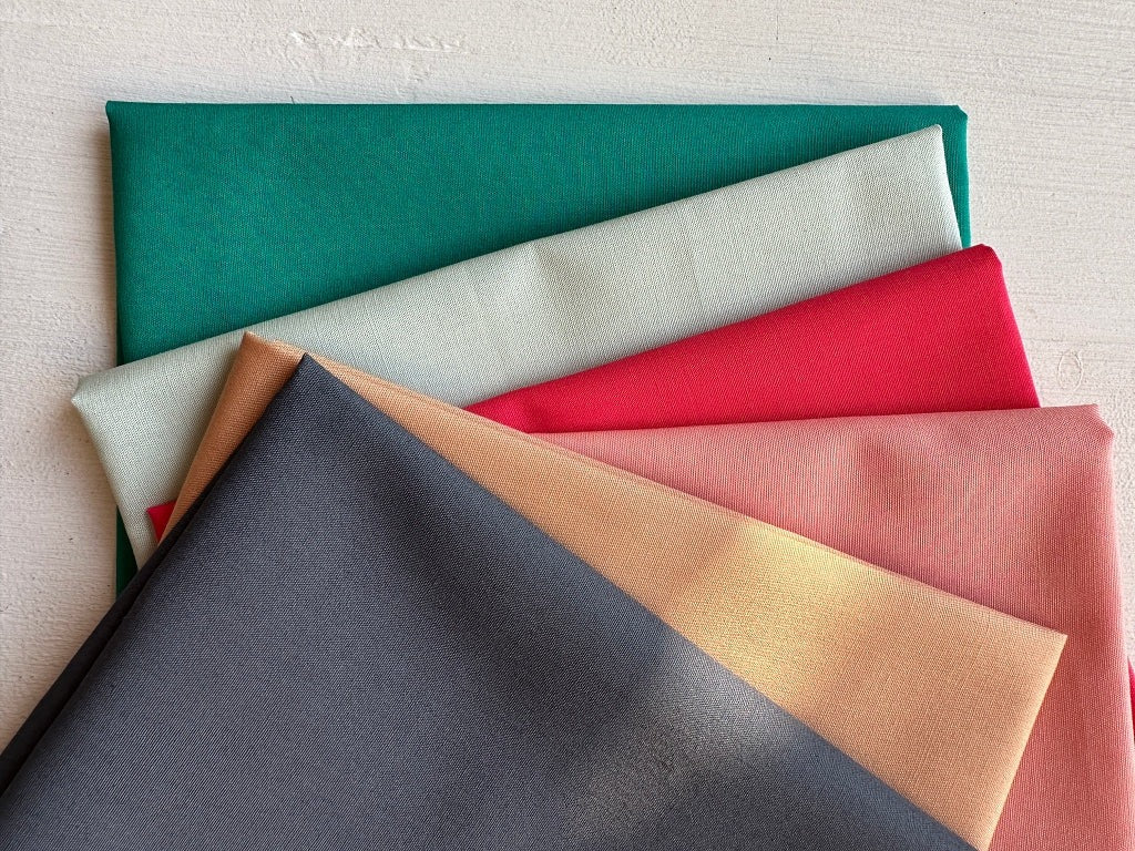 Der Rabe im Schlamm Meterware Patchworkstoff kaufen Art Gallery Fabrics Amy Sinibaldi Haven Fat Quarter Bundle Pure Solids