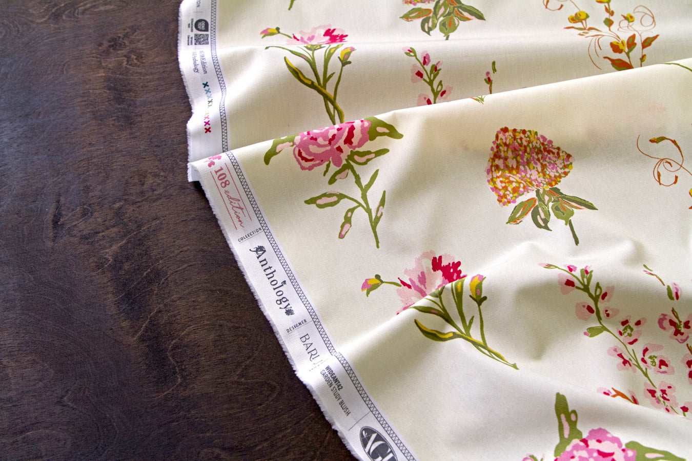 Der Rabe im Schlamm Patchworkstoff Quiltrückseite Überbreite Quiltbacking kaufen Art Gallery Fabrics Anthology Bari J