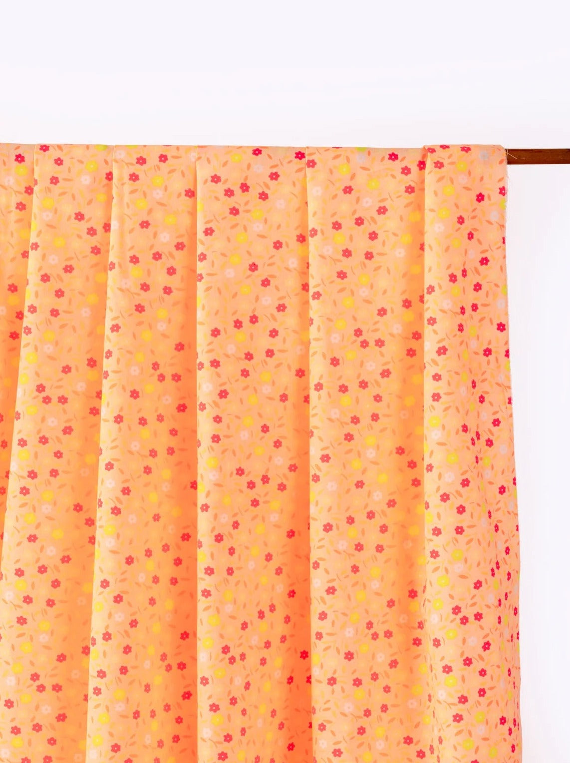 Der Rabe im Schlamm Fat Quarter Patchworkstoff kaufen Petit Pan Paris Stoff Deutschland Neon Neonstoff