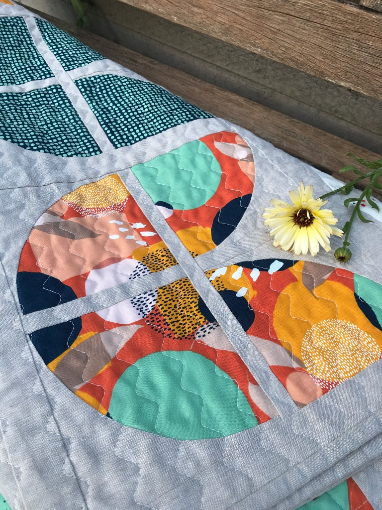 Der Rabe im Schlamm Ravenbrook 3 Quilt Quiltanleitung Quiltpattern deutsch Layer Cake Fat Quarter friendly