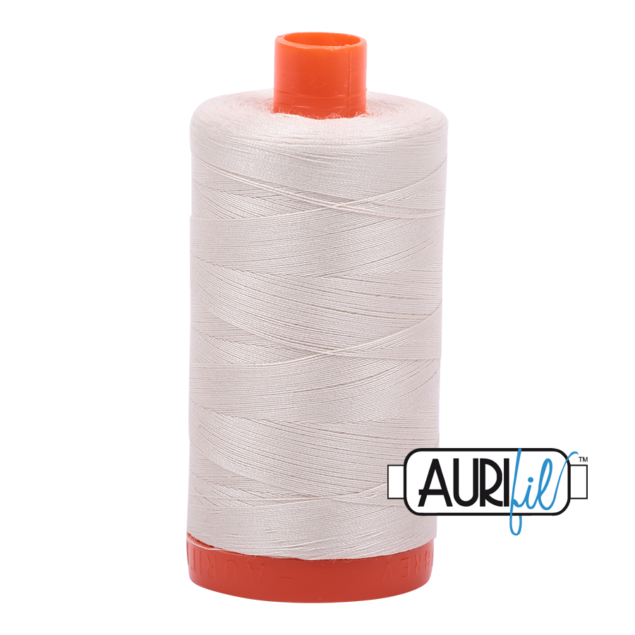 Aurifil Garn 50wt große Spule kaufen Quiltgarn Baumwollgarn Der Rabe im Schlamm 2309 Silver White