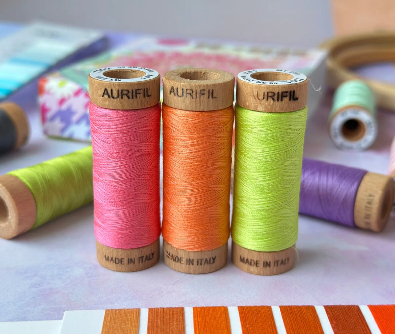 Aurifil Set Packung Kollektion kaufen Deutschland Der Rabe im Schlamm Tula Pink Neon Untamed 80 wt