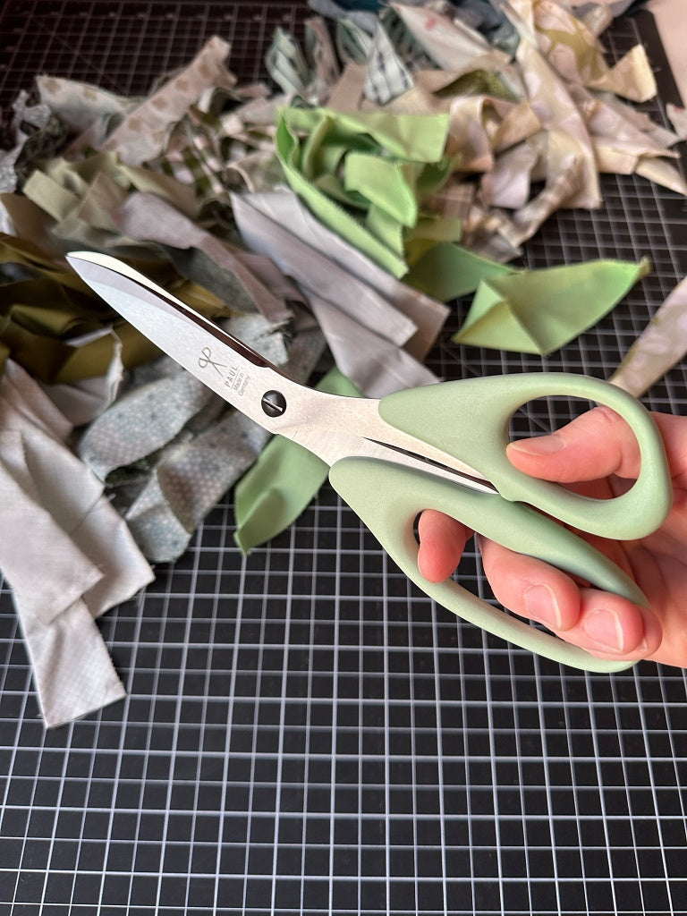 Der Rabe im Schlamm Profi Schneiderschere Premium Inch Lineatur technische Verzahnung Quiltshop Patchwork Tool Stoffschere kaufen 