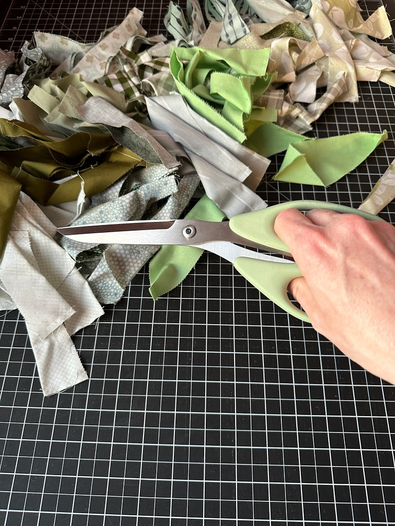 Der Rabe im Schlamm Profi Schneiderschere Premium Inch Lineatur technische Verzahnung Quiltshop Patchwork Tool Stoffschere kaufen 