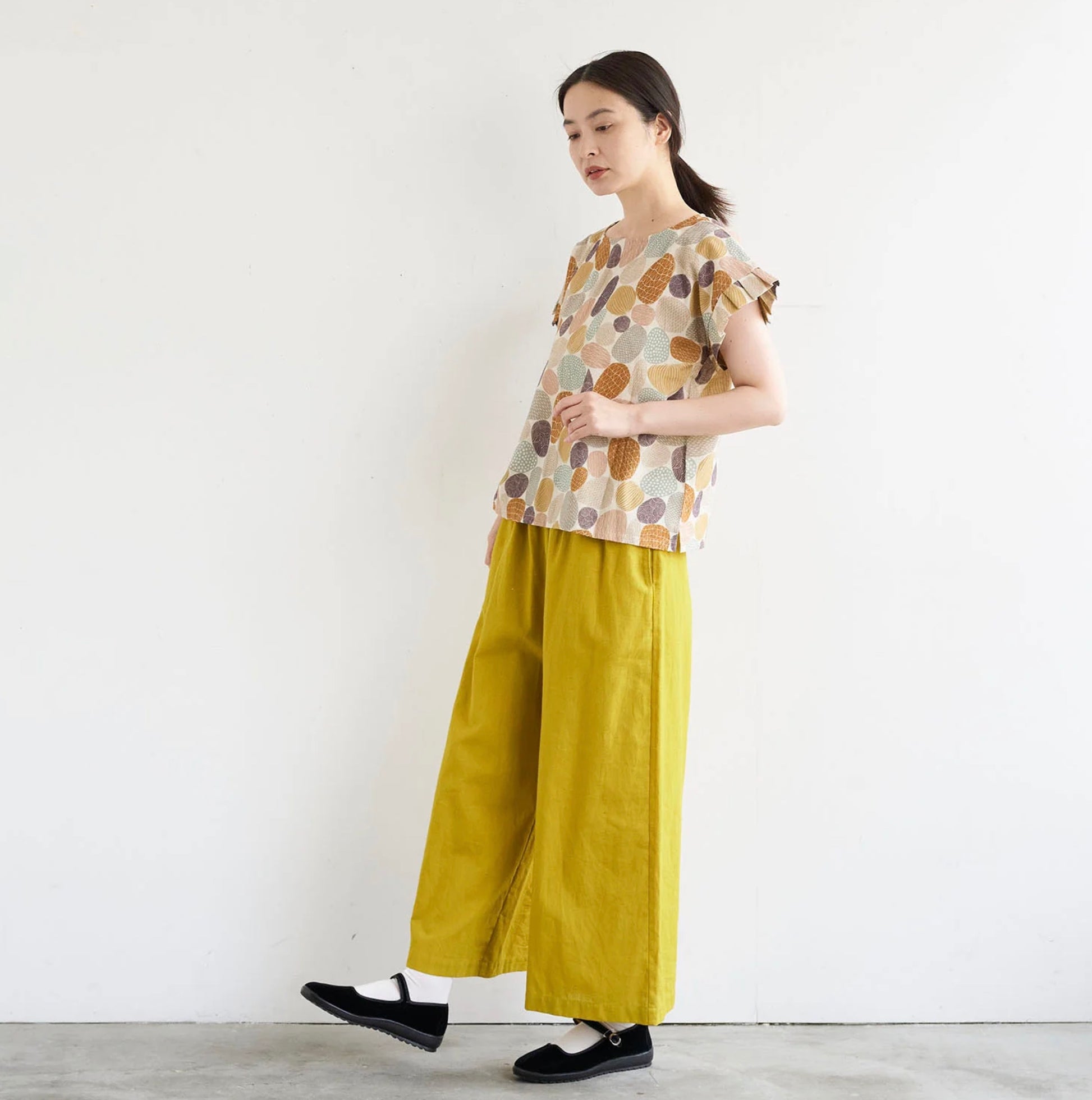 Leinen Stoffe kaufen Deutschland Der Rabe im Schlamm Kokka Fabrics Bookhou Pathway Stones 