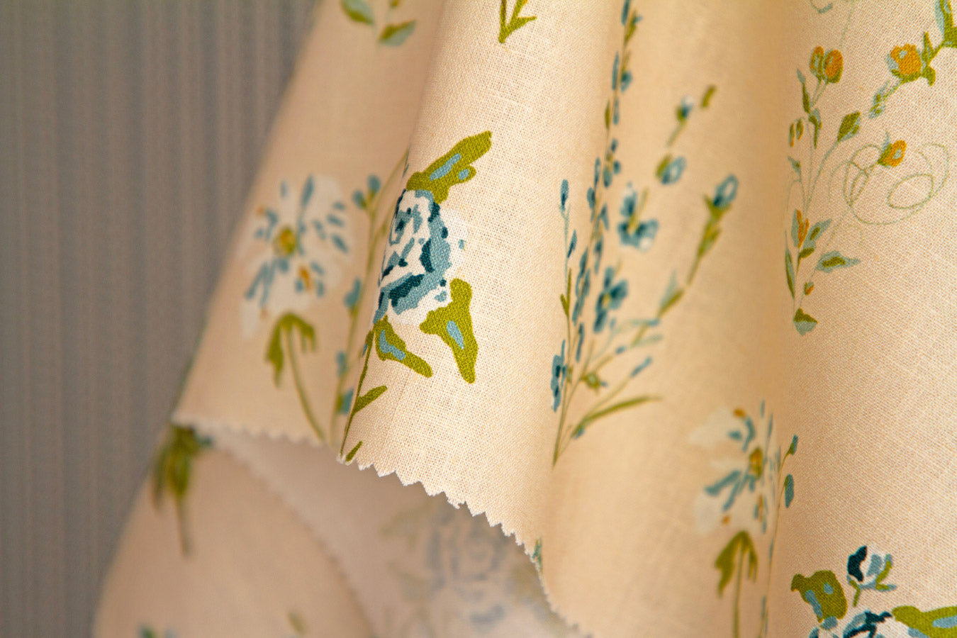 Art Gallery Fabrics Bari J Linen Blend Anthology Der Rabe im Schlamm Patchworkstoffe kaufen Deutschland Garden Study Fresh