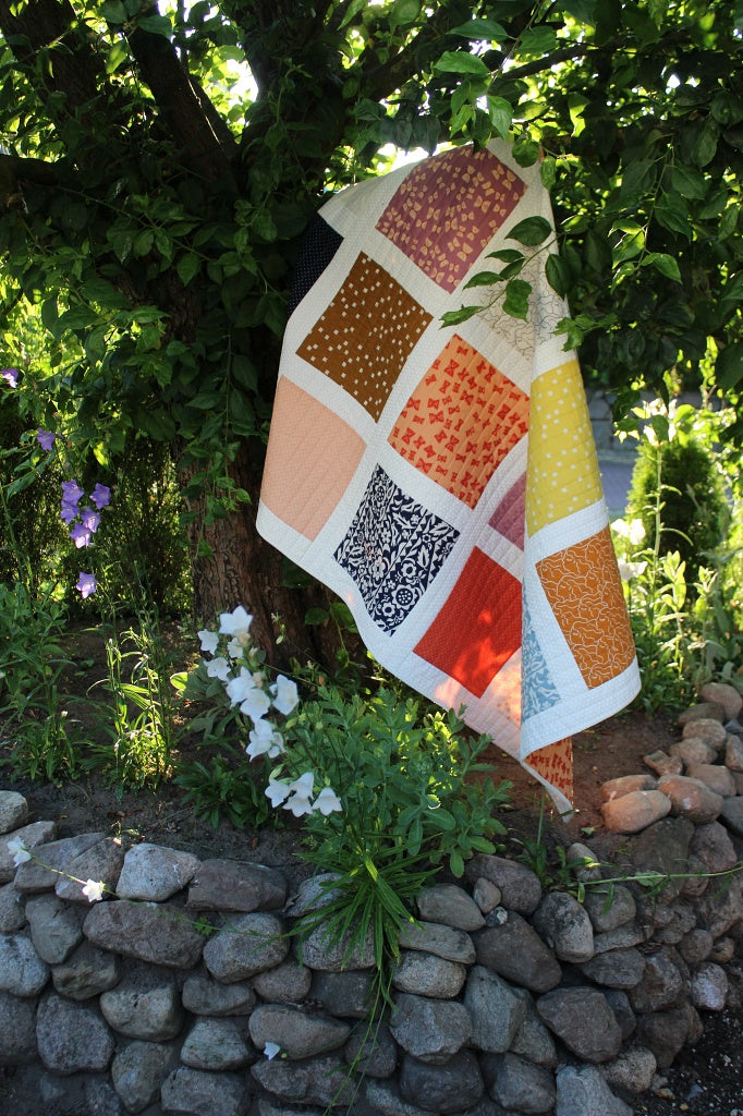 Der Rabe im Schlamm Ravenbrook deutsche Quiltanleitung Quilt Pattern Patchworkdecke nähen Quiltkurs Quilten lernen